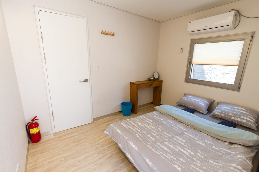 Inside Busan Hostal Exterior foto