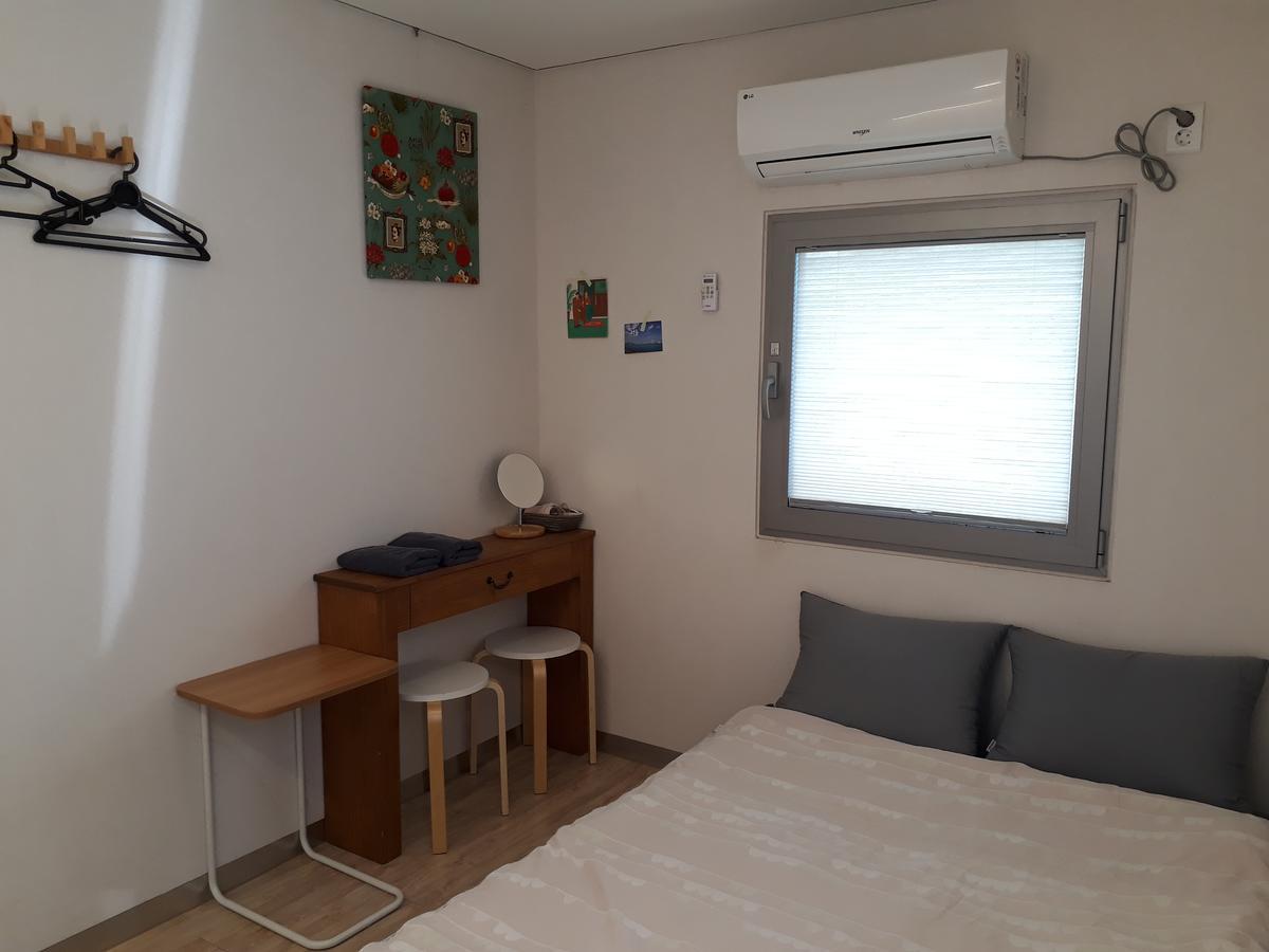 Inside Busan Hostal Exterior foto
