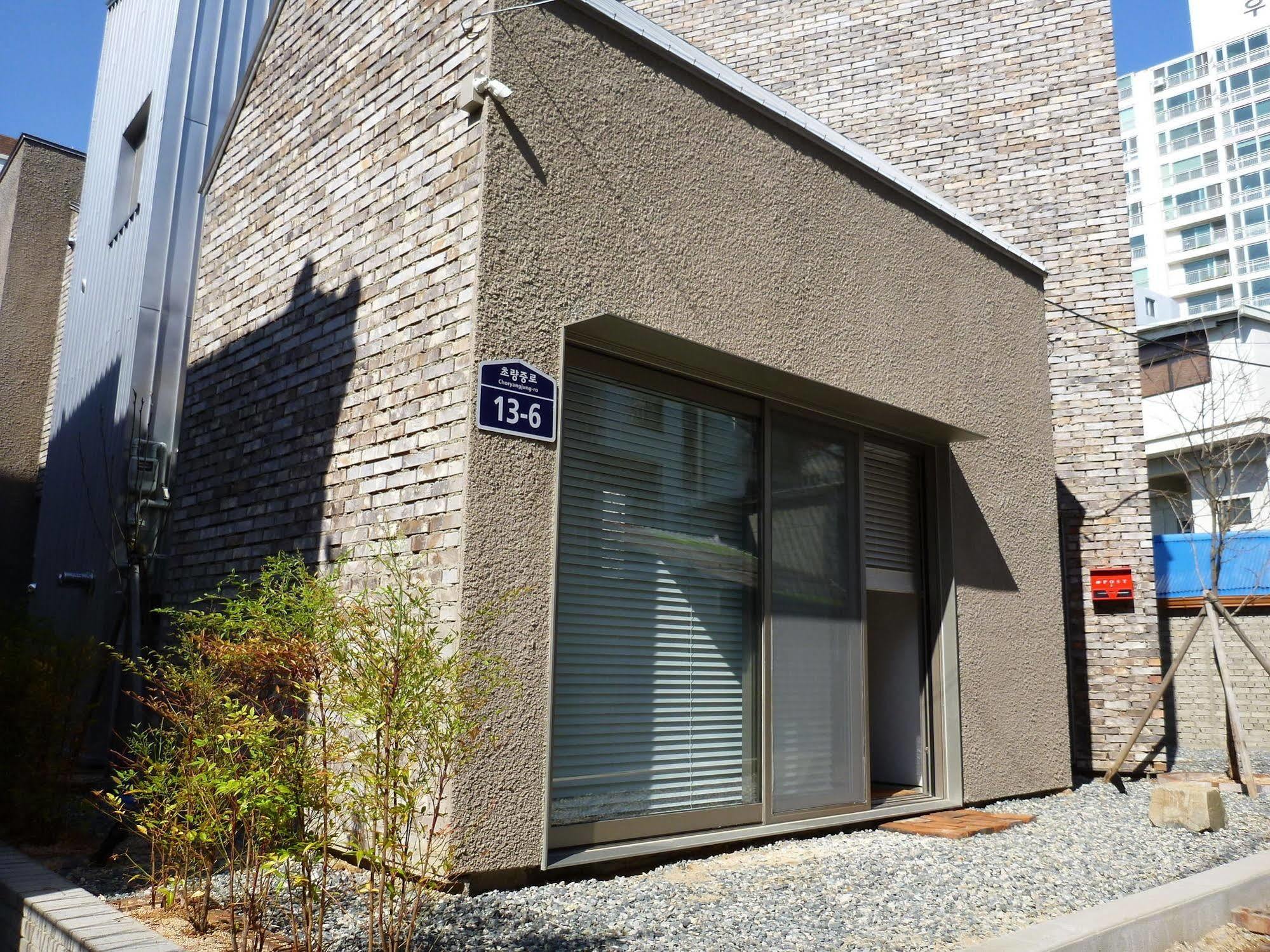 Inside Busan Hostal Exterior foto