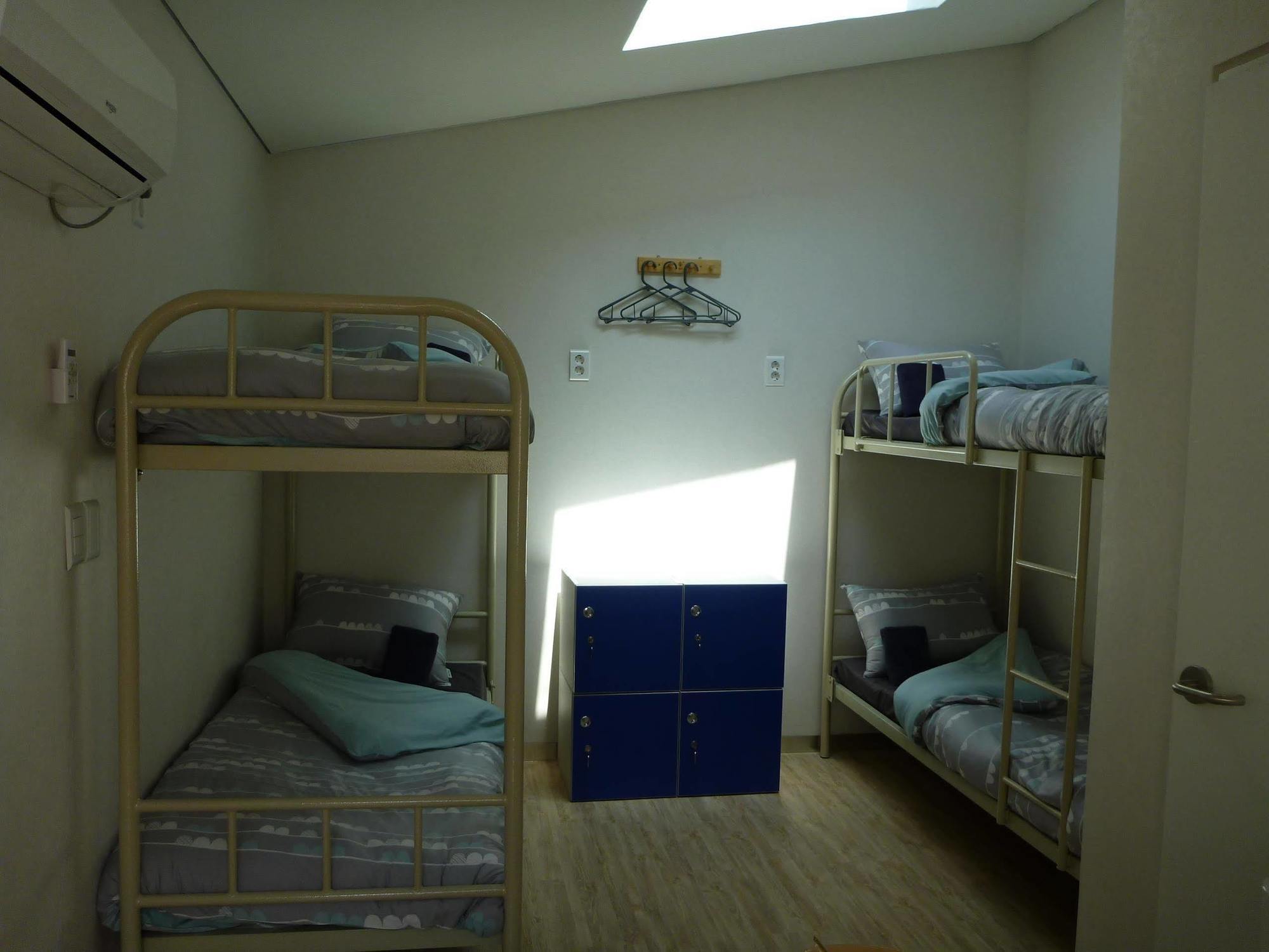 Inside Busan Hostal Exterior foto
