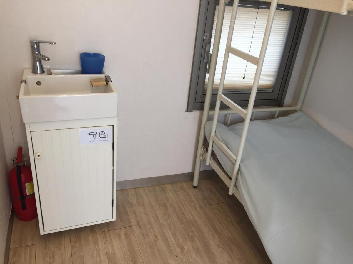 Inside Busan Hostal Exterior foto